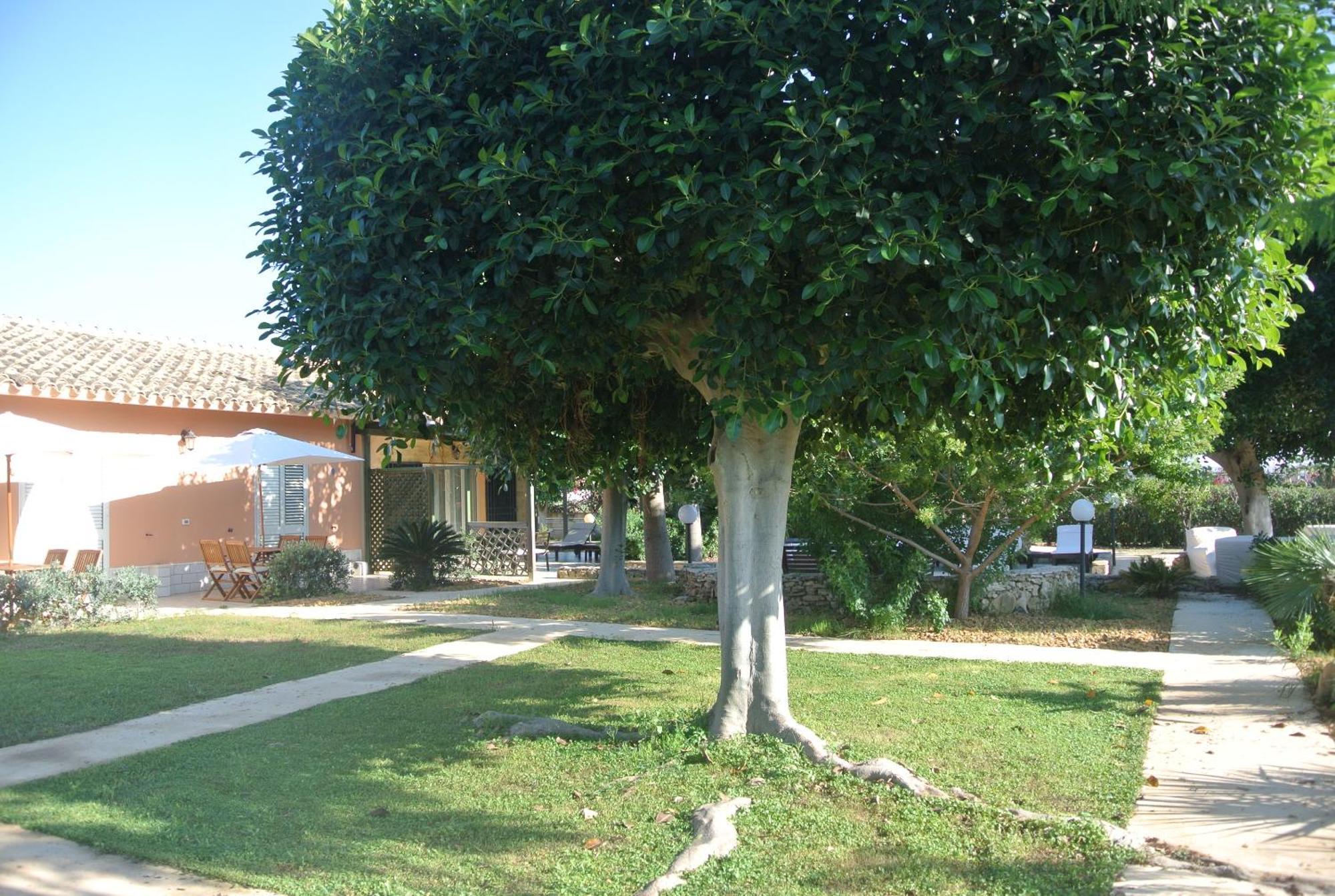 Villa Carlotta Resort San Leone Eksteriør billede